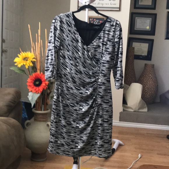 Dress - Picture 3 of 3